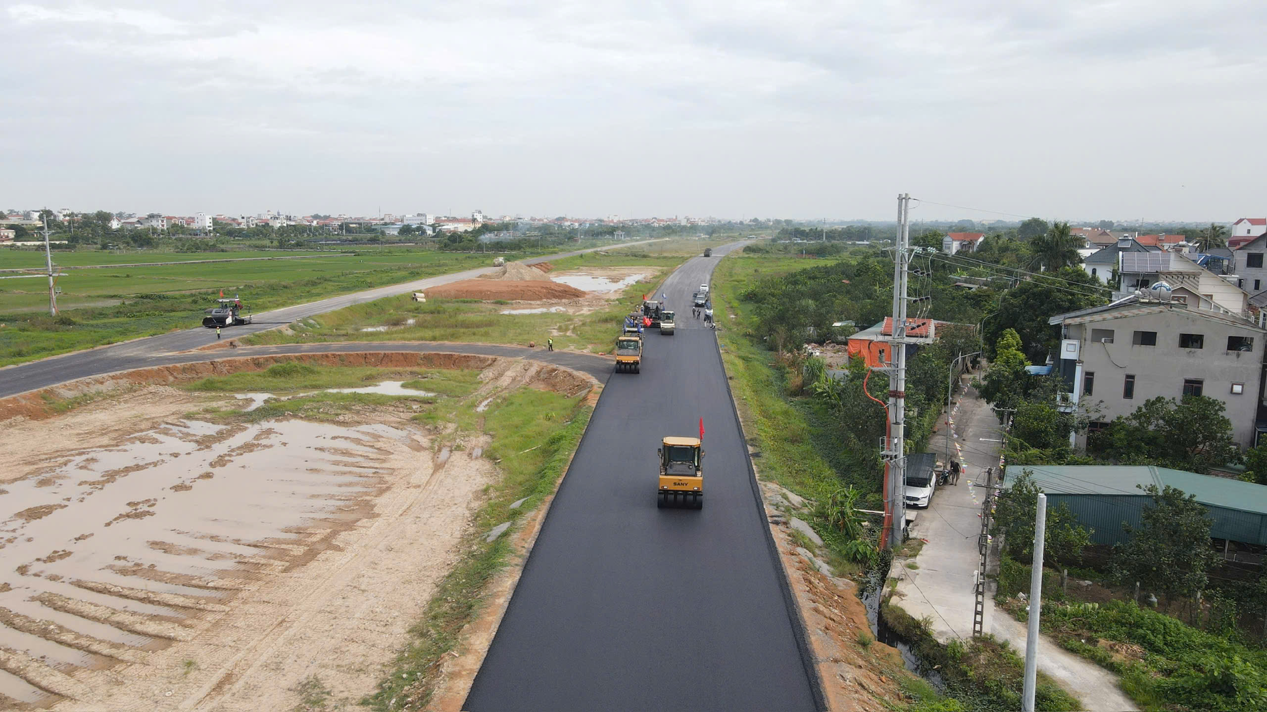Đường song h&agrave;nh V&agrave;nh đai 4 - V&ugrave;ng Thủ đ&ocirc; n&ecirc;n h&igrave;nh h&agrave;i sau hơn 2 năm thi c&ocirc;ng- Ảnh 8.