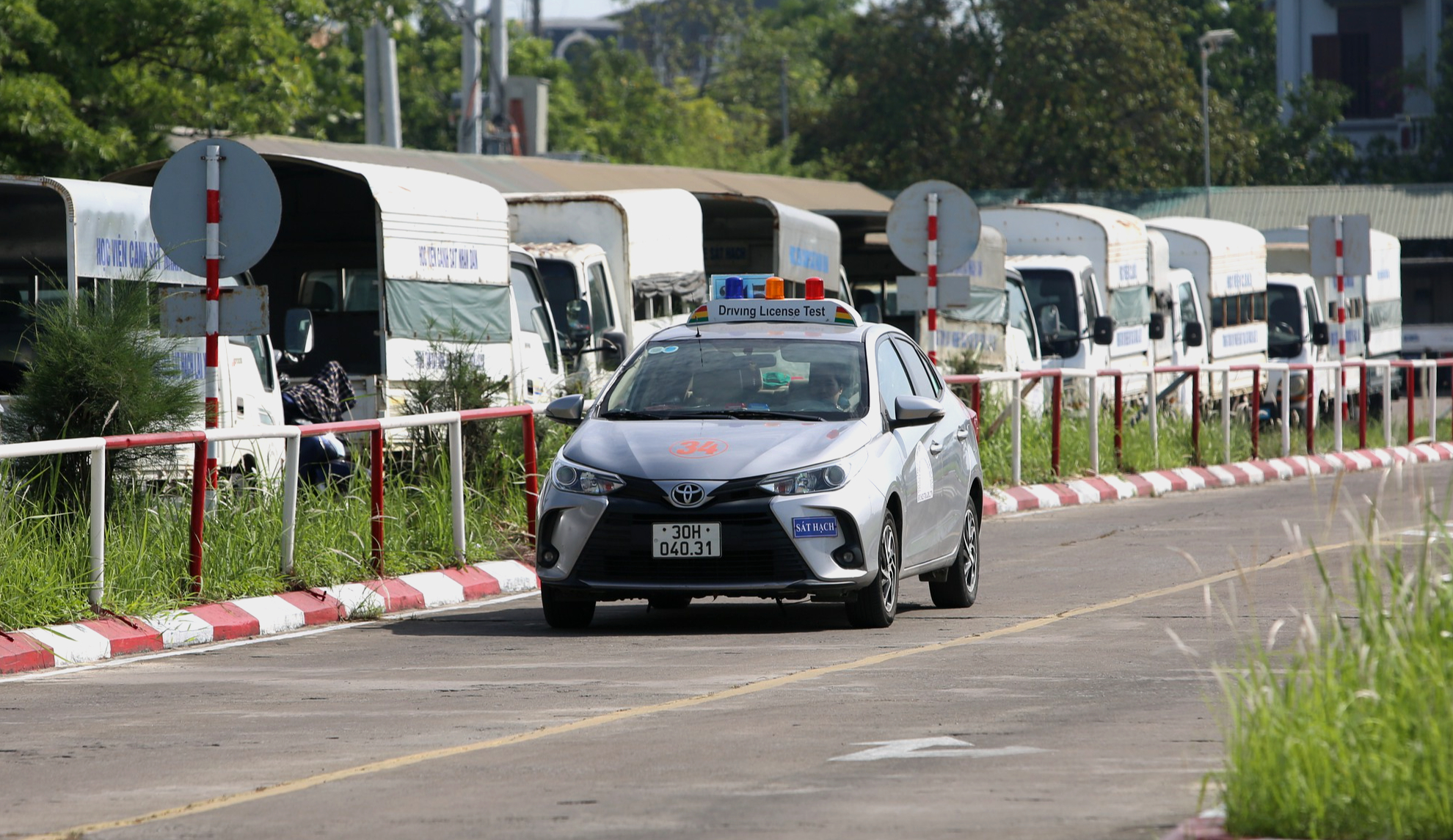 Thanh H&oacute;a tổ chức 41 kỳ s&aacute;t hạch, giải quyết hơn 13.000 hồ sơ l&aacute;i xe trong 2 th&aacute;ng- Ảnh 4.