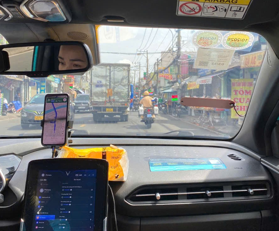 TP.HCM: CSGT Đa Phước mở đường đưa sản phụ đến bệnh viện kịp thời- Ảnh 1.