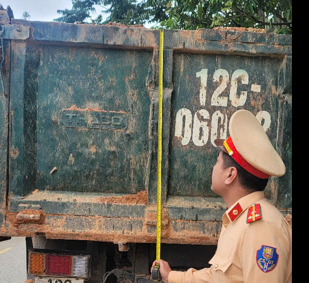 CSGT xử l&yacute; gần 200 vi phạm sau 10 ng&agrave;y tổng kiểm tra xe kinh doanh vận tải tại Lạng Sơn- Ảnh 13.