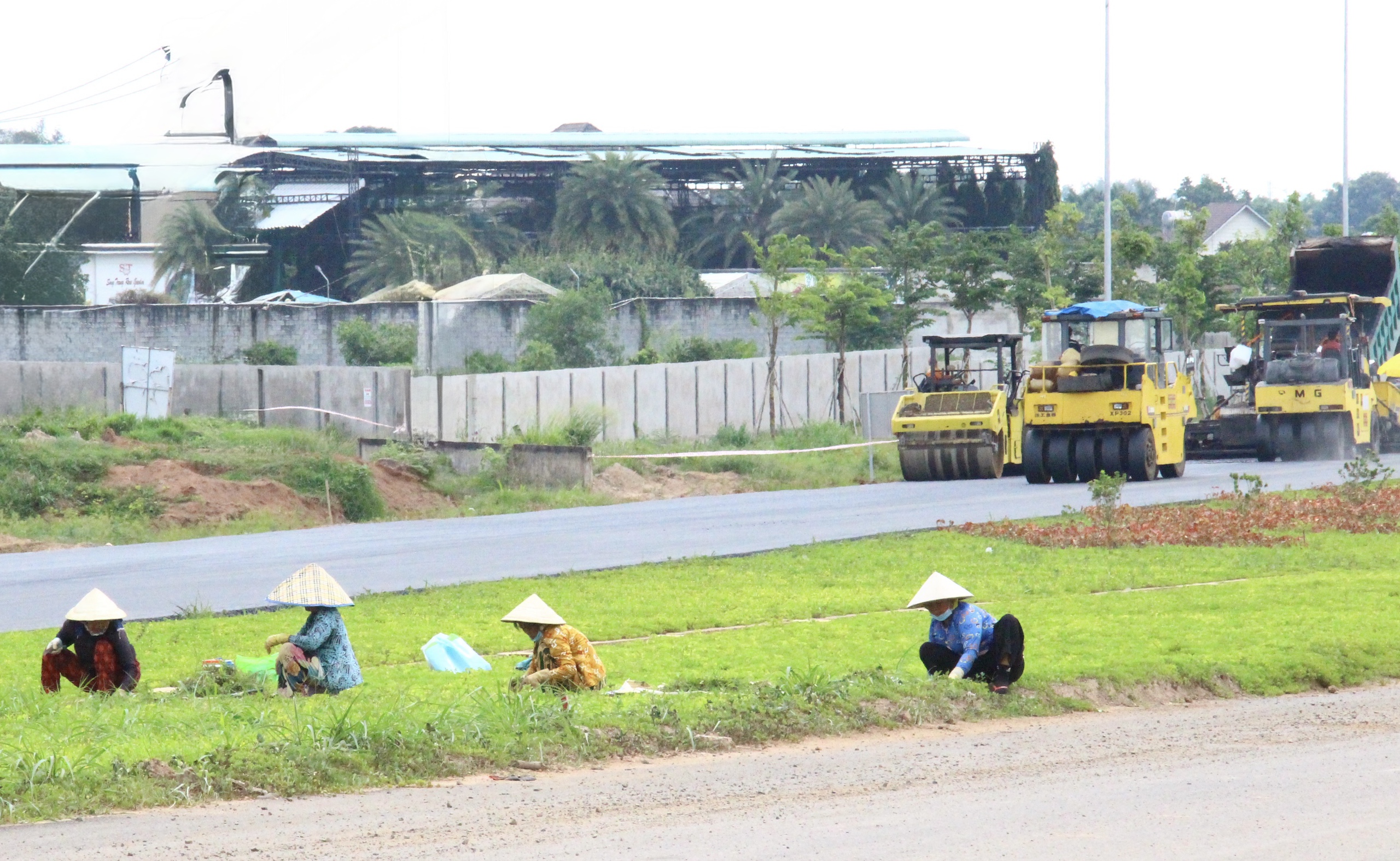 Bám công trường xuyên ngày đêm, gấp rút đưa đường nối sân bay Long Thành về đích- Ảnh 4. Bám công trường xuyên ngày đêm, gấp rút đưa đường nối sân bay Long Thành về đích- Ảnh 4.