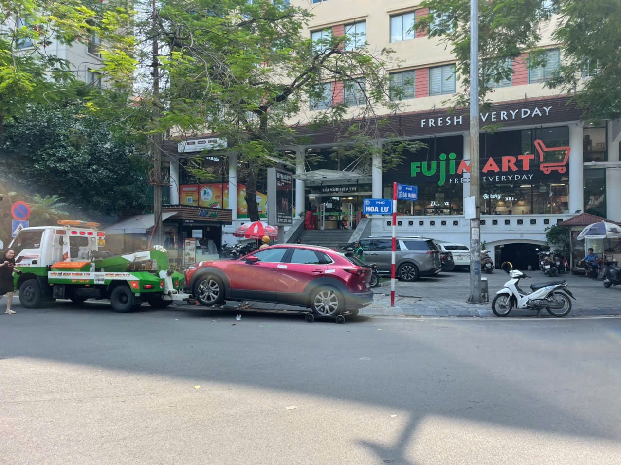 H&agrave; Nội: CSGT đề nghị x&oacute;a nhiều điểm tr&ocirc;ng giữ xe g&acirc;y cản trở giao th&ocirc;ng- Ảnh 2.