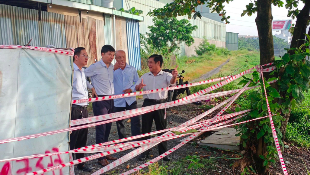 TP.HCM: Khắc phục sự cố cầu rạch &Ocirc;ng Bố bị nước cuốn tr&ocirc;i sau mưa lớn- Ảnh 2.