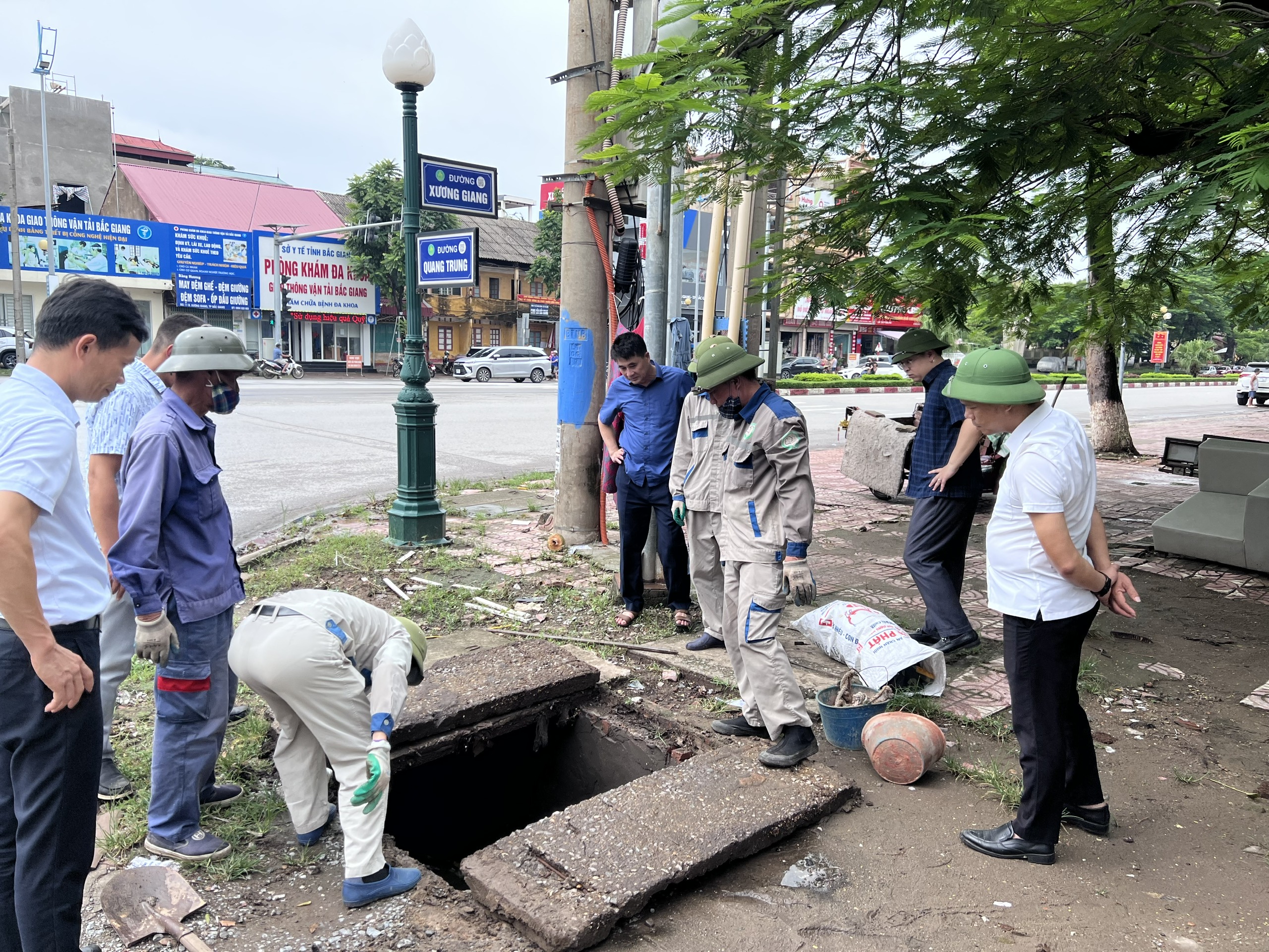 Bắc Ninh: Nạo v&eacute;t cống tho&aacute;t nước, xử l&yacute; dứt điểm ngập &uacute;ng tại phường Bắc Giang- Ảnh 3.