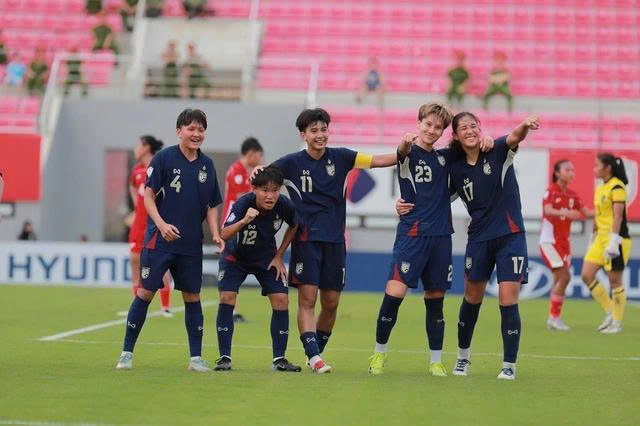 AFF Cup nữ 2025: Thủ m&ocirc;n chơi như nghiệp dư, Indonesia thua thảm Th&aacute;i Lan- Ảnh 1.