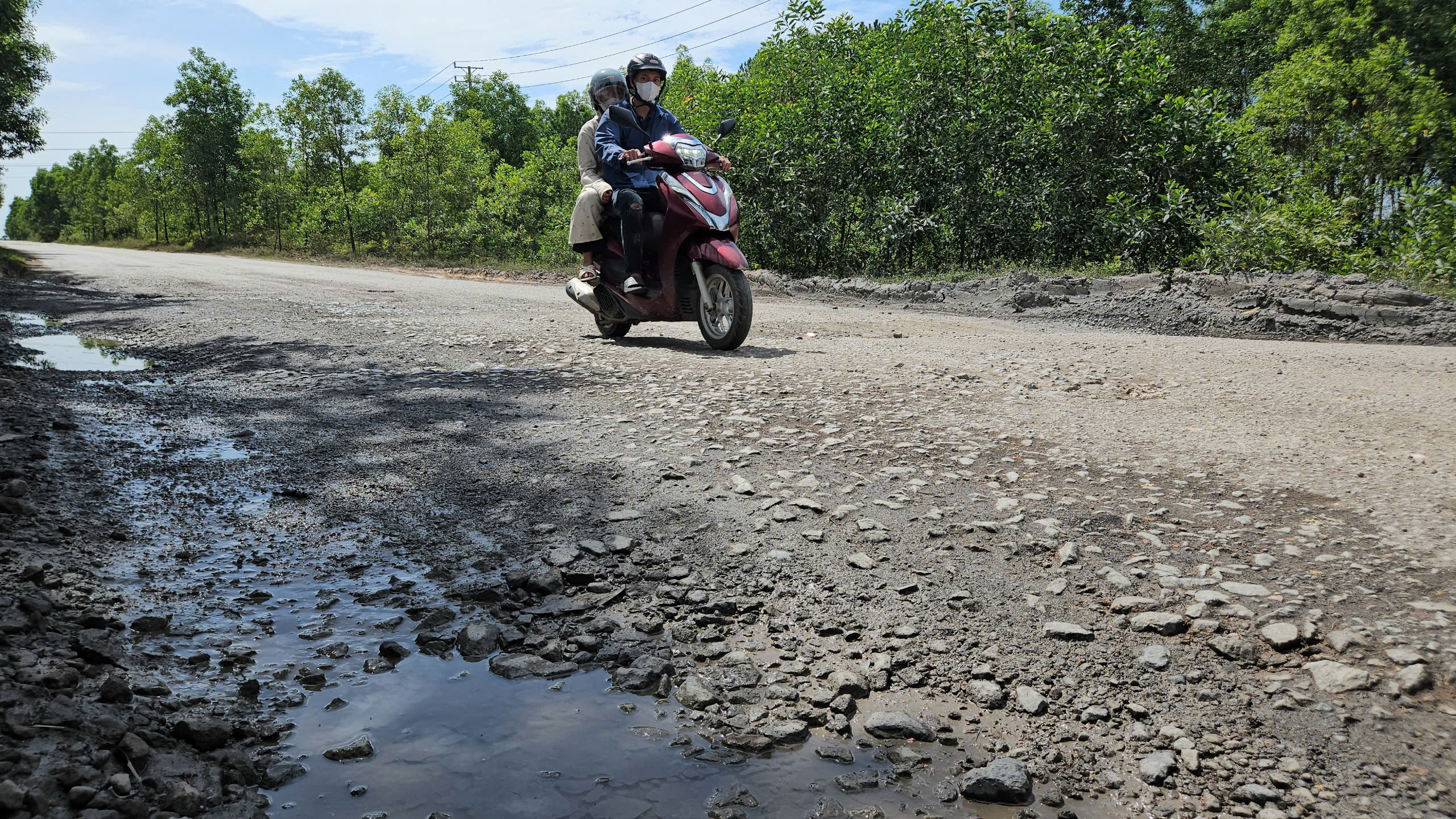 To&agrave;n cảnh tỉnh lộ xuống cấp, tiềm ẩn tai nạn ở Huế vừa được ph&ecirc; duyệt đầu tư 71 tỷ đồng- Ảnh 15.