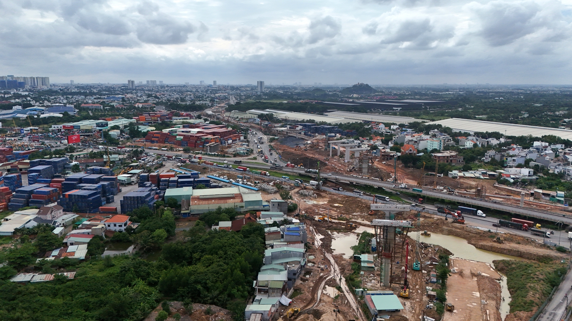 Toàn cảnh thi công nút giao phức tạp nhất ở đường Vành đai 3 TP.HCM- Ảnh 11. Toàn cảnh thi công nút giao phức tạp nhất ở đường Vành đai 3 TP.HCM- Ảnh 11.