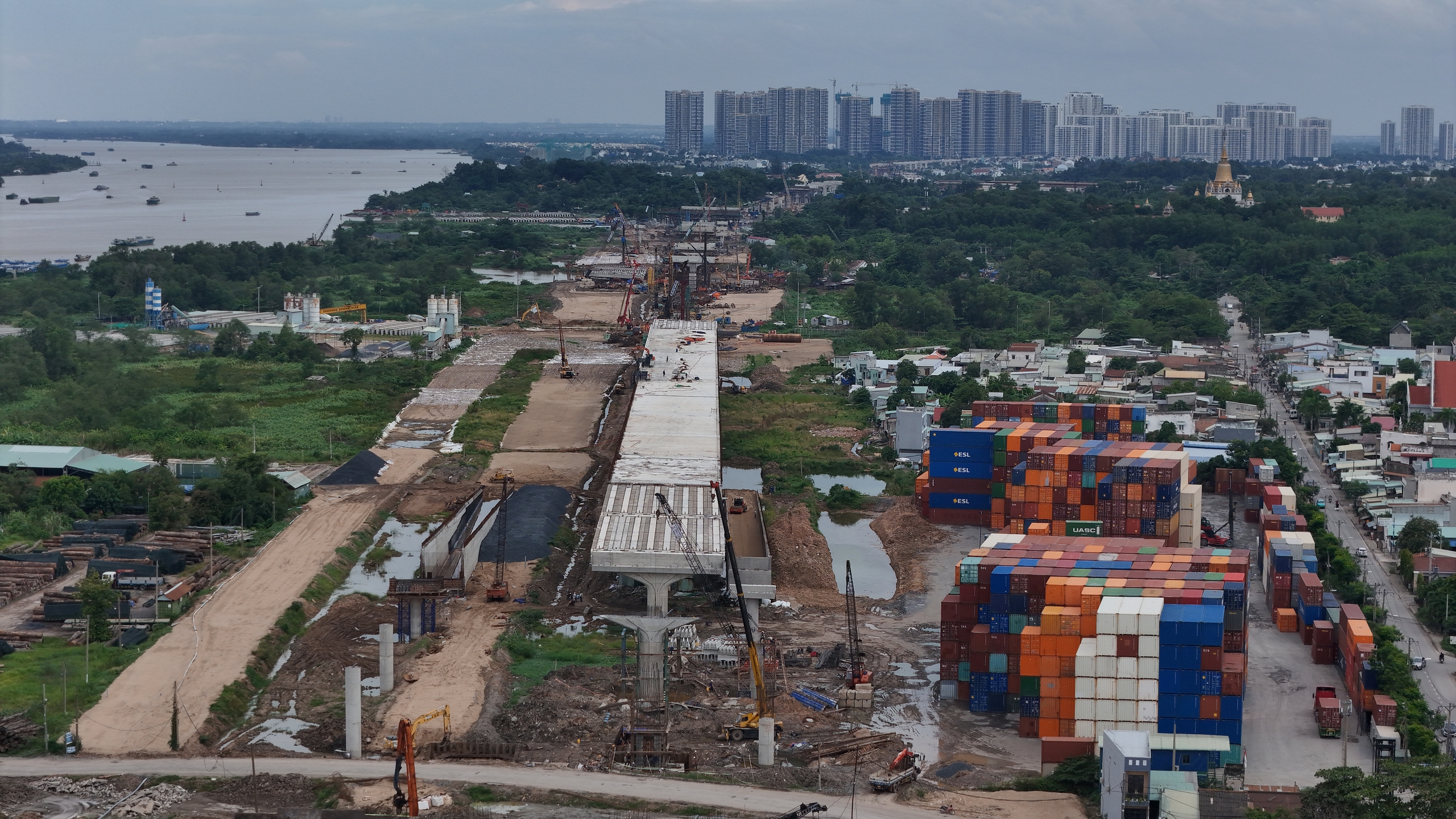 Toàn cảnh thi công nút giao phức tạp nhất ở đường Vành đai 3 TP.HCM- Ảnh 6. Toàn cảnh thi công nút giao phức tạp nhất ở đường Vành đai 3 TP.HCM- Ảnh 6.