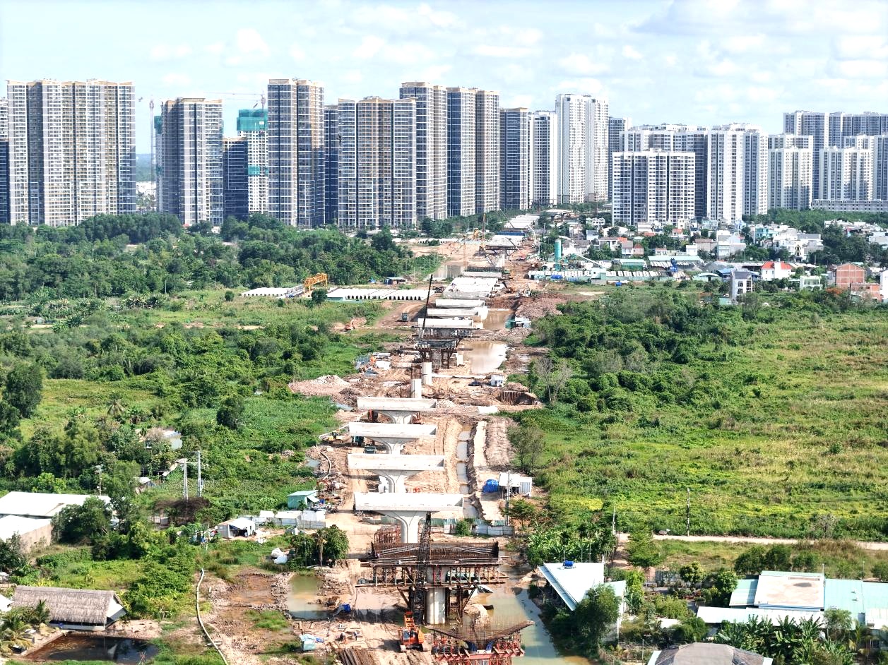 TP.HCM thành lập tổ công tác tháo gỡ vướng mắc thi công Vành đai 3- Ảnh 1. photo-1751686833573-17516894076961493165355