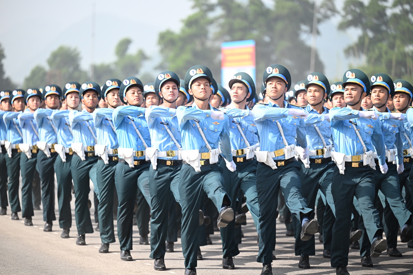 To&agrave;n cảnh c&aacute;c khối diễu binh, diễu h&agrave;nh hợp luyện khi đại lễ đ&atilde; cận kề- Ảnh 6.