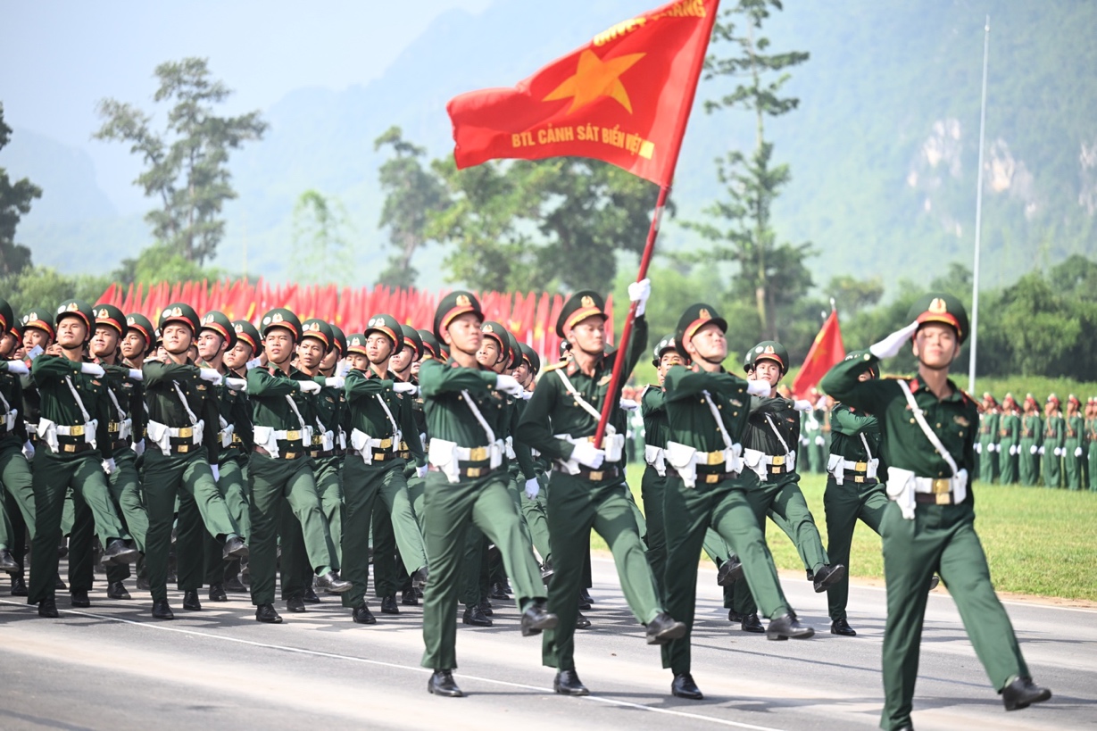 To&agrave;n cảnh c&aacute;c khối diễu binh, diễu h&agrave;nh hợp luyện khi đại lễ đ&atilde; cận kề- Ảnh 8.