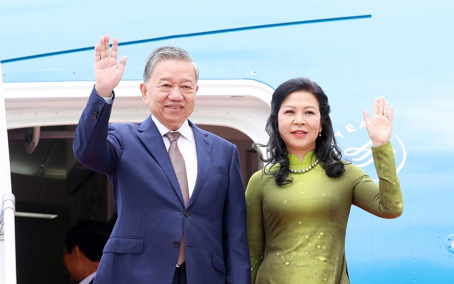 Tổng B&iacute; thư T&ocirc; L&acirc;m c&ugrave;ng phu nh&acirc;n sắp thăm H&agrave;n Quốc