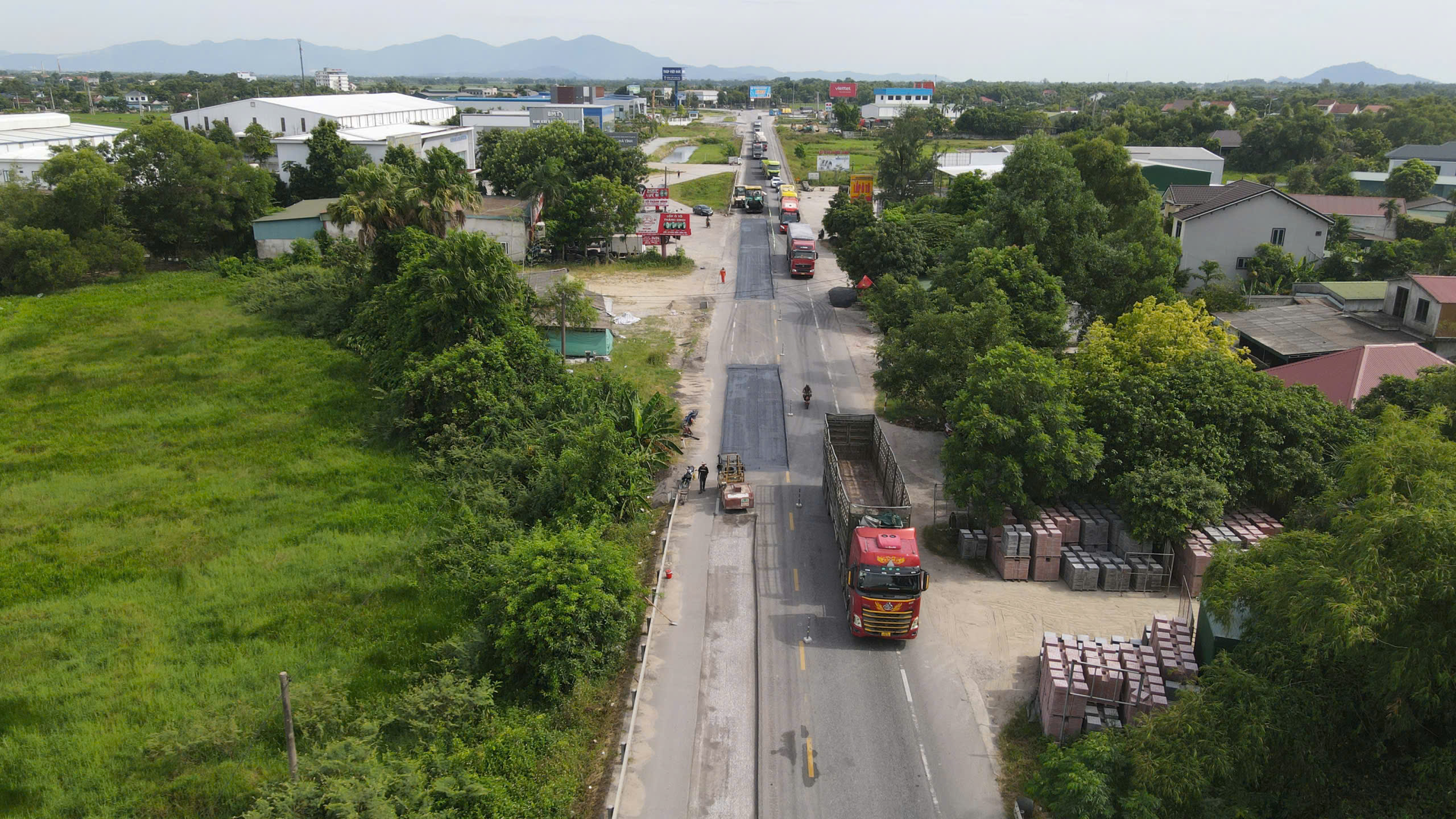 Bị phê bình chậm giải ngân, chủ đầu tư, nhà thầu tăng tốc hoàn thành kế hoạch vốn bảo trì- Ảnh 2. Bị phê bình chậm giải ngân, chủ đầu tư, nhà thầu tăng tốc hoàn thành kế hoạch vốn bảo trì- Ảnh 2.