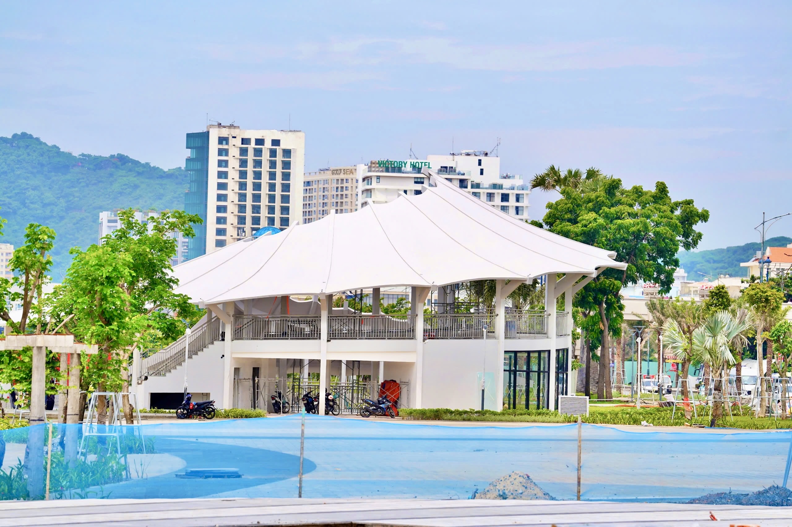 Tháp Tam Thắng như cánh buồm vươn khơi, điểm nhấn mới của Bãi Sau TP.HCM- Ảnh 11. Tháp Tam Thắng như cánh buồm vươn khơi, điểm nhấn mới của Bãi Sau TP.HCM- Ảnh 11.