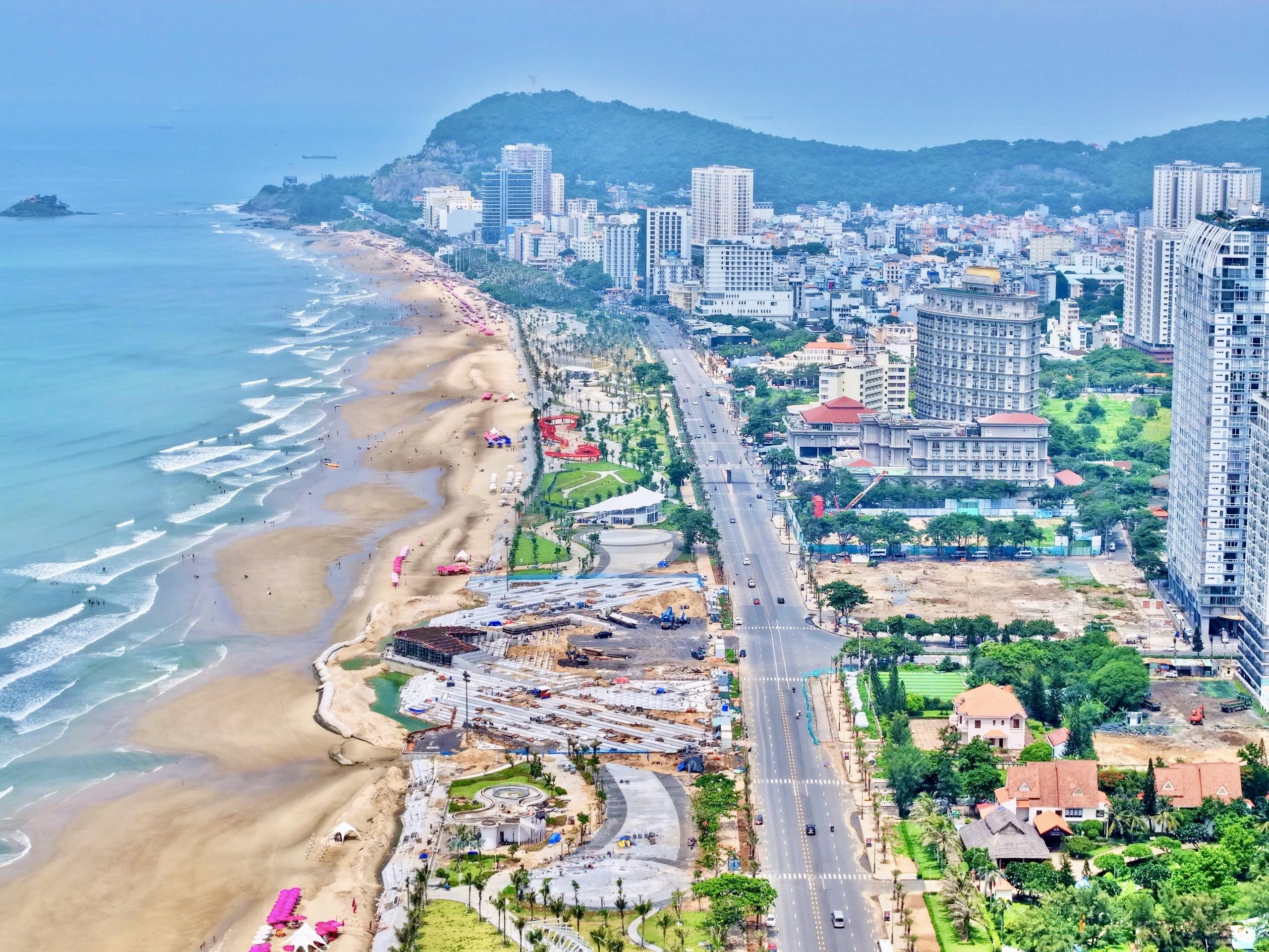 Tháp Tam Thắng như cánh buồm vươn khơi, điểm nhấn mới của Bãi Sau TP.HCM- Ảnh 1. Tháp Tam Thắng như cánh buồm vươn khơi, điểm nhấn mới của Bãi Sau TP.HCM- Ảnh 1.