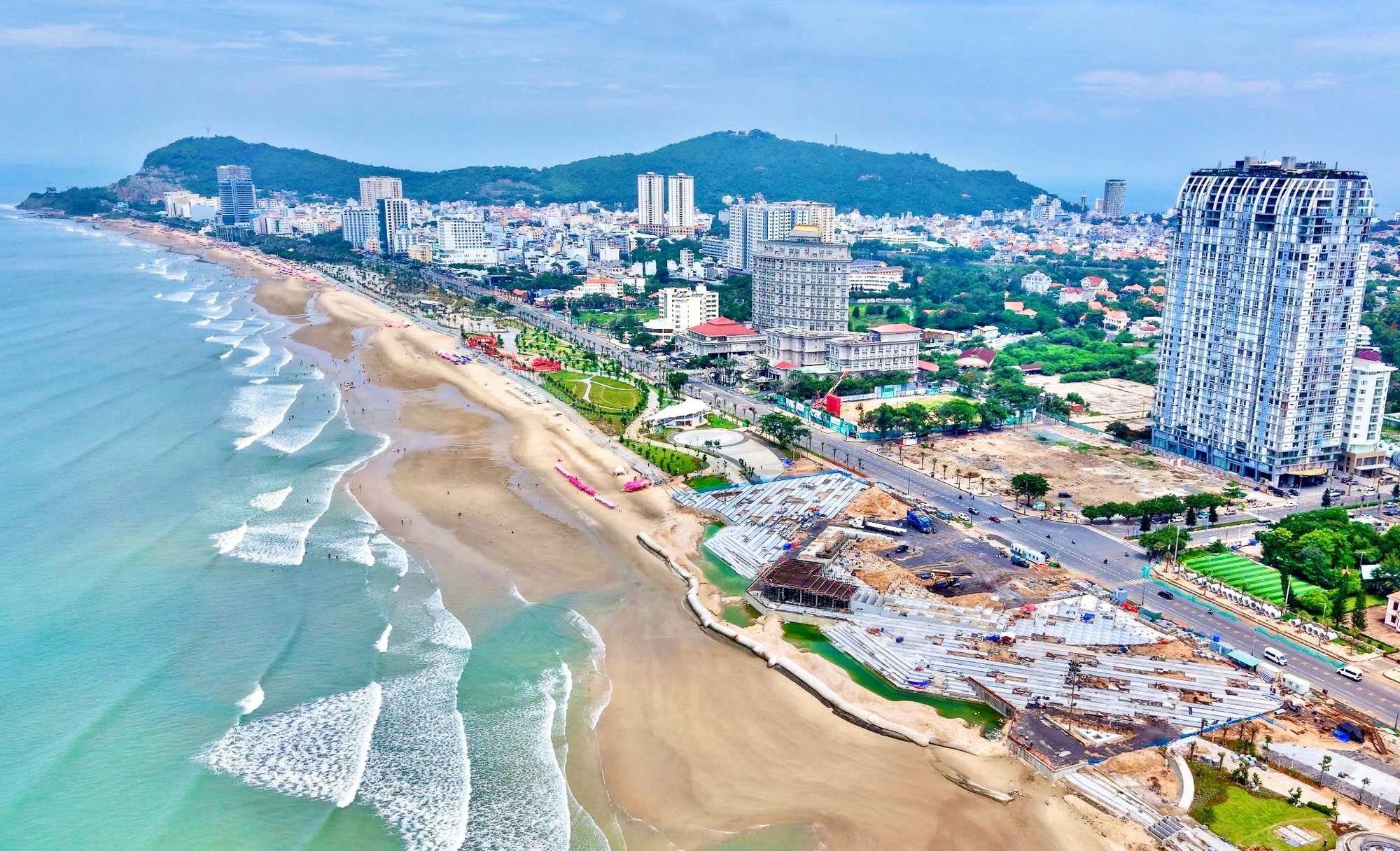 Tháp Tam Thắng như cánh buồm vươn khơi, điểm nhấn mới của Bãi Sau TP.HCM- Ảnh 16. Tháp Tam Thắng như cánh buồm vươn khơi, điểm nhấn mới của Bãi Sau TP.HCM- Ảnh 16.