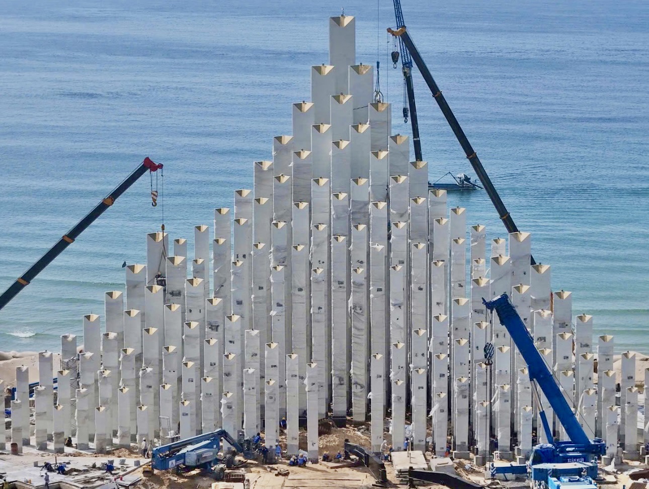 Tháp Tam Thắng như cánh buồm vươn khơi, điểm nhấn mới của Bãi Sau TP.HCM- Ảnh 3. Tháp Tam Thắng như cánh buồm vươn khơi, điểm nhấn mới của Bãi Sau TP.HCM- Ảnh 3.