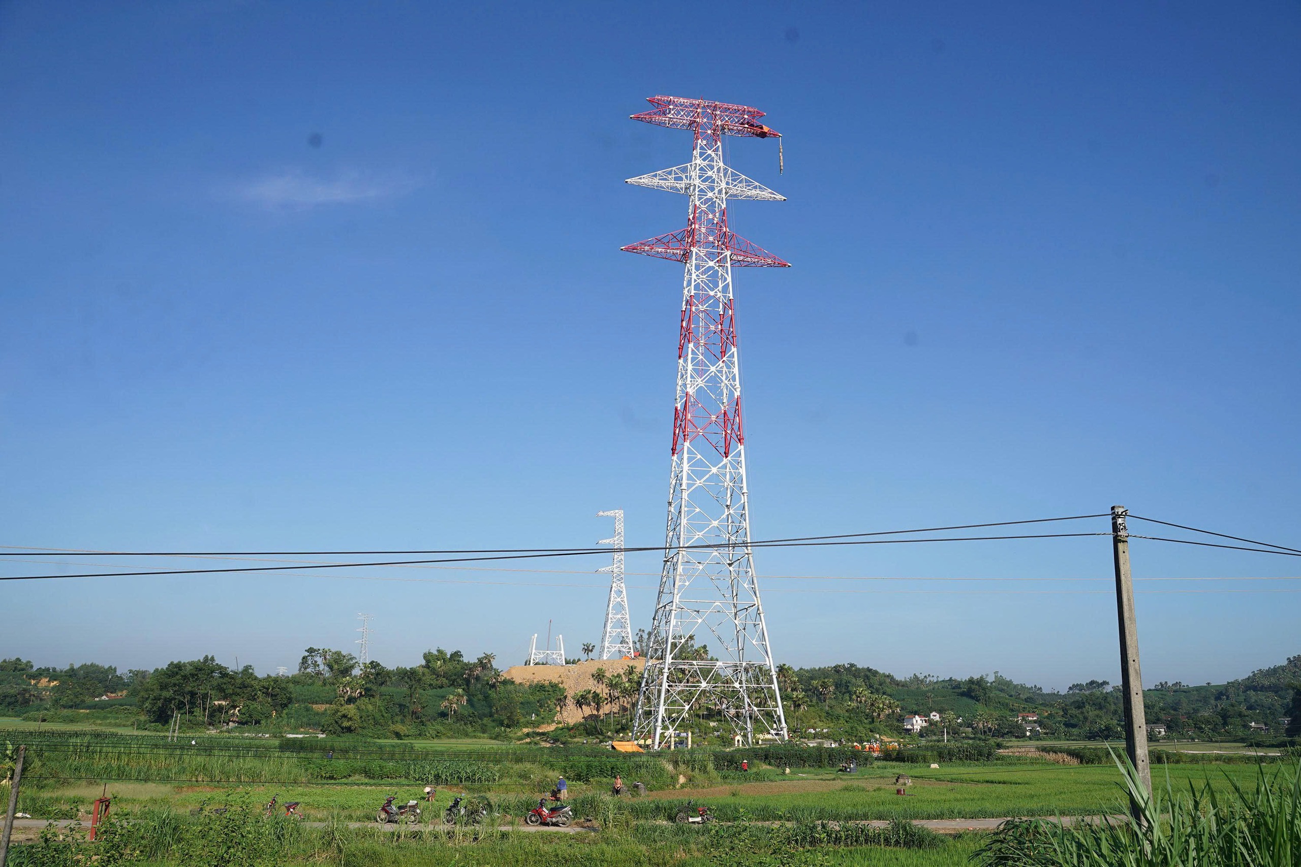 Mục sở thị c&ocirc;ng trường thi c&ocirc;ng dự &aacute;n đường d&acirc;y 500kV L&agrave;o Cai - Vĩnh Y&ecirc;n- Ảnh 3.