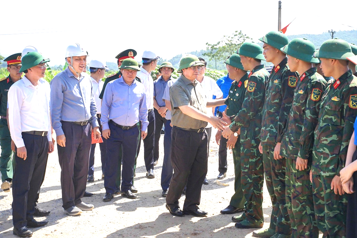 Mục sở thị c&ocirc;ng trường thi c&ocirc;ng dự &aacute;n đường d&acirc;y 500kV L&agrave;o Cai - Vĩnh Y&ecirc;n- Ảnh 5.