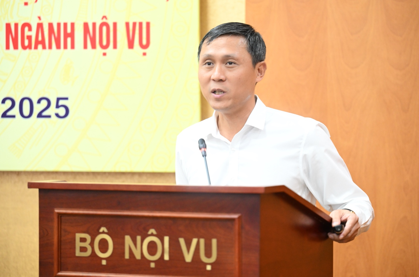 Bộ trưởng Nội vụ gợi &yacute; 5 vấn đề trọng t&acirc;m để cấp x&atilde; vận h&agrave;nh th&ocirc;ng suốt- Ảnh 3.