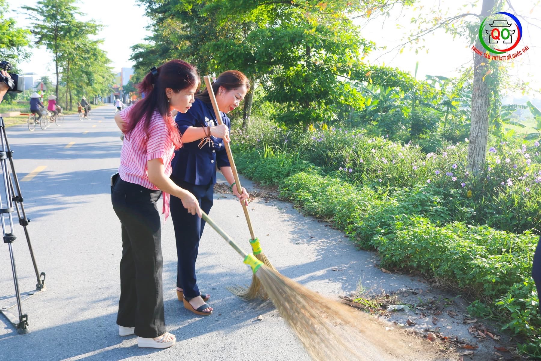 Xã vùng ven Thủ đô từ "điểm đen" rác thải đến rực rỡ đường hoa - Ảnh 9. Xã vùng ven Thủ đô từ "điểm đen" rác thải đến rực rỡ đường hoa - Ảnh 9.