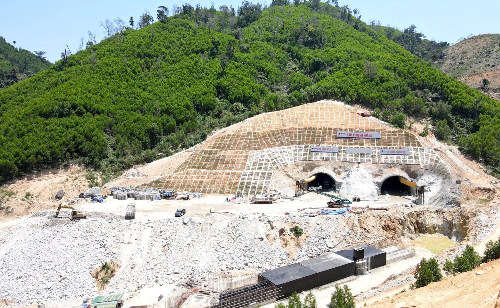 Thi c&ocirc;ng xuy&ecirc;n lễ, quyết t&acirc;m th&ocirc;ng hầm Phượng Ho&agrave;ng trong th&aacute;ng 11- Ảnh 1.