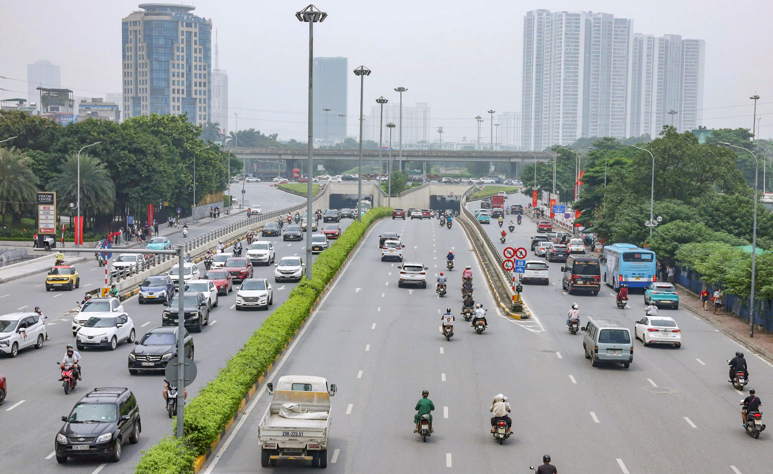 Cửa ng&otilde; H&agrave; Nội th&ocirc;ng tho&aacute;ng trong ng&agrave;y thứ ba nghỉ lễ 2/9- Ảnh 5.