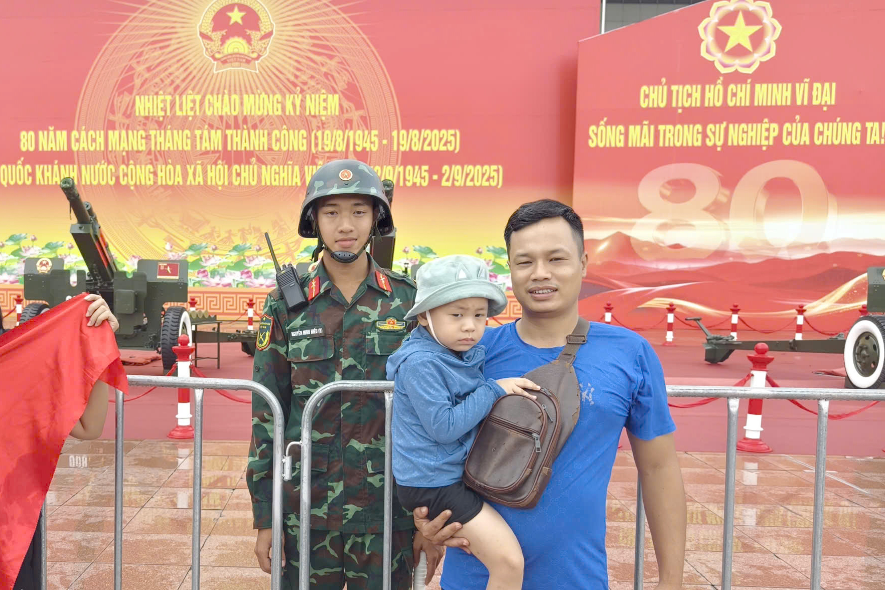 Người dân hào hứng check-in bên dàn pháo phục vụ đại lễ 80 năm Quốc khánh- Ảnh 7. Người dân hào hứng check-in bên dàn pháo phục vụ đại lễ 80 năm Quốc khánh- Ảnh 7.