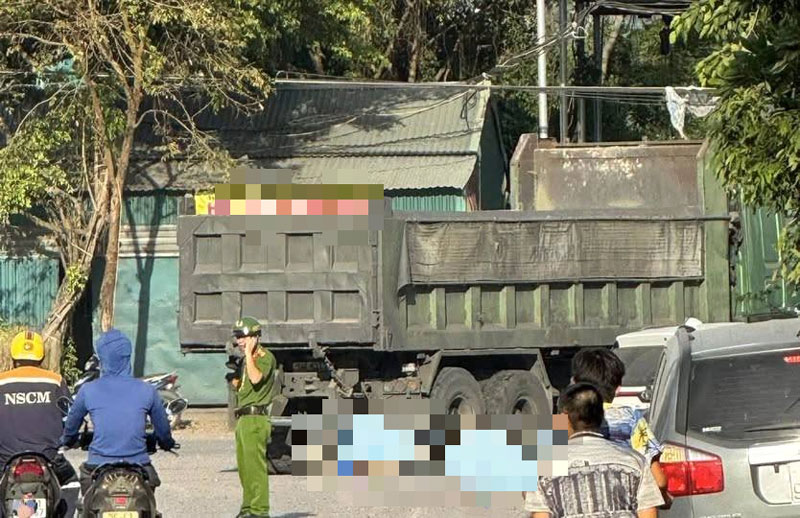 Hiện trường xảy ra vụ TNGT khiến hai vợ chồng gặp nạn. Hiện trường xảy ra vụ TNGT khiến hai vợ chồng gặp nạn.