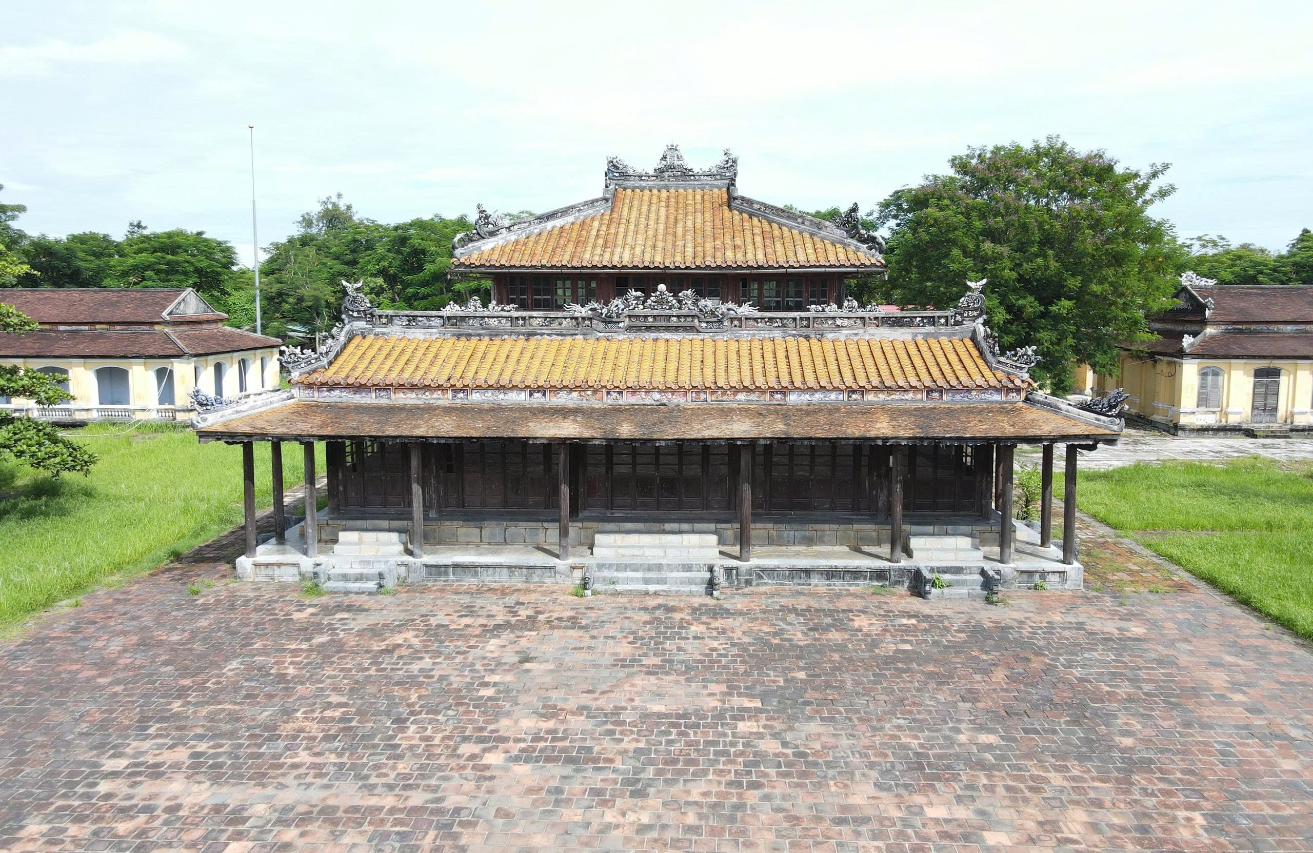 Huế: Cận cảnh di t&iacute;ch Quốc Tử Gi&aacute;m trước ng&agrave;y được tr&ugrave;ng tu- Ảnh 2.