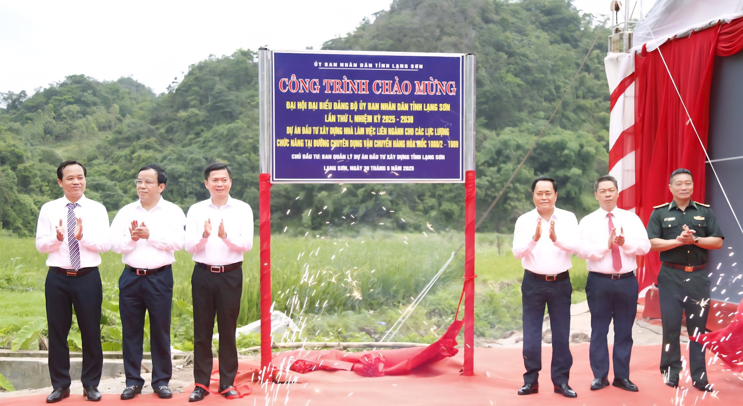 Những dự án, công trình nào được chọn gắn biển chào mừng đại hội Đảng bộ tỉnh Lạng Sơn?- Ảnh 1. Những dự án, công trình nào được chọn gắn biển chào mừng đại hội Đảng bộ tỉnh Lạng Sơn?- Ảnh 1.