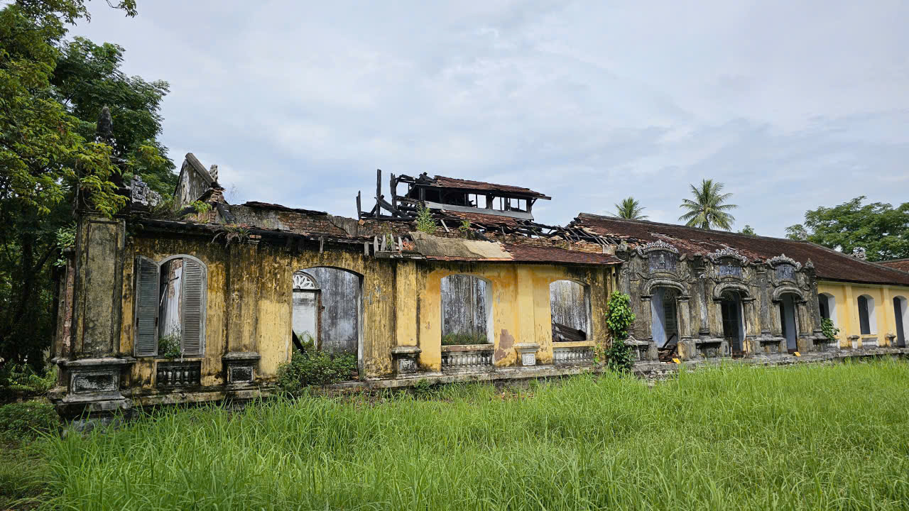 Huế: Cận cảnh di t&iacute;ch Quốc Tử Gi&aacute;m trước ng&agrave;y được tr&ugrave;ng tu- Ảnh 3.