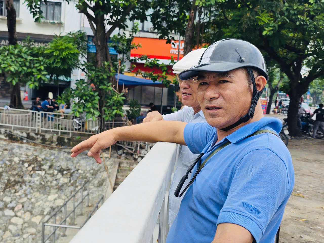 Người d&acirc;n Thủ đ&ocirc; ngỡ ng&agrave;ng khi thấy s&ocirc;ng T&ocirc; Lịch đổi m&agrave;u trong xanh- Ảnh 8.