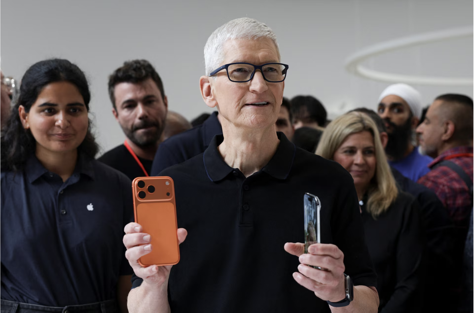 Apple giữ nguy&ecirc;n gi&aacute; iPhone mới bất chấp mối đe dọa từ thuế quan- Ảnh 1.