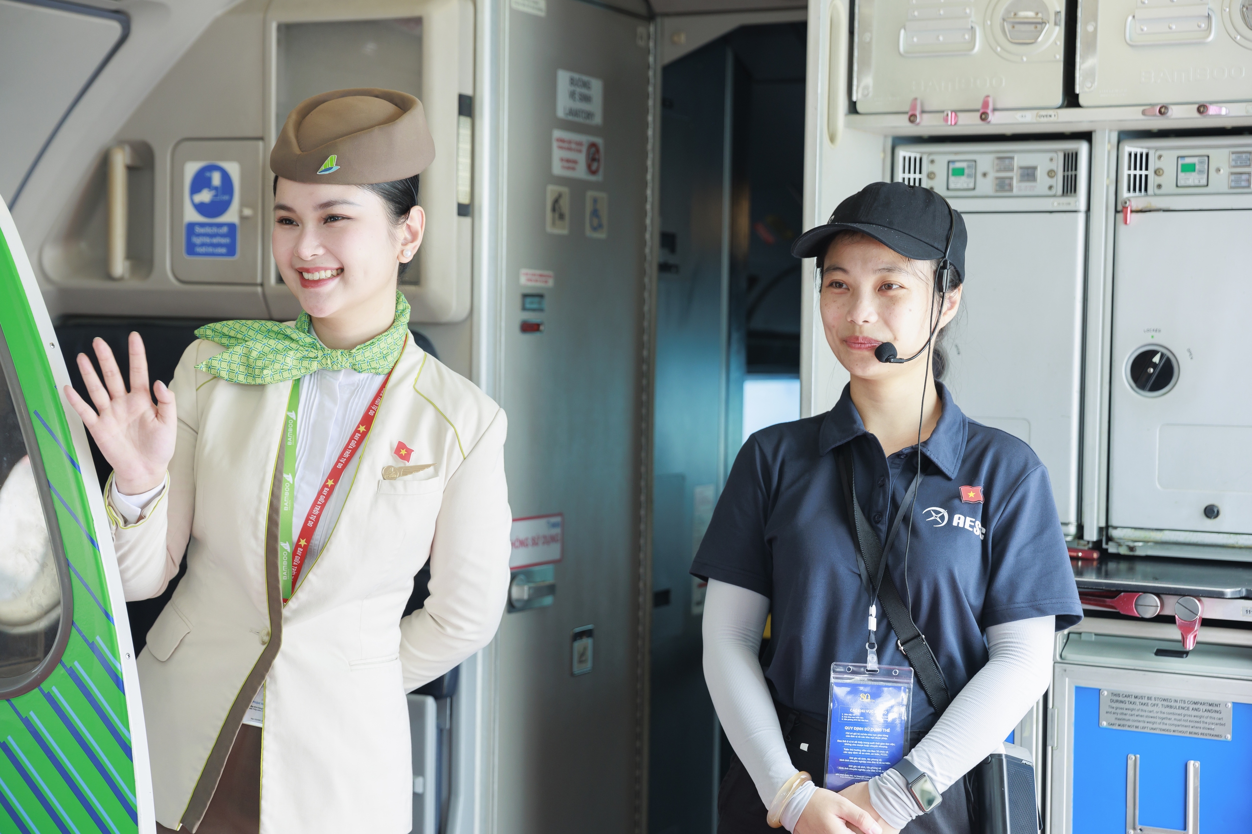 Triển l&atilde;m &ldquo;Kh&aacute;t vọng bầu trời&rdquo; vẫn h&uacute;t kh&aacute;ch sau 12 ng&agrave;y mở cửa- Ảnh 22.