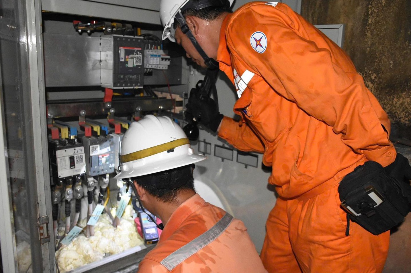 Đại biểu Quốc hội "hiến kế" EVN cải thiện dịch vụ để người d&acirc;n h&agrave;i l&ograve;ng hơn- Ảnh 2.