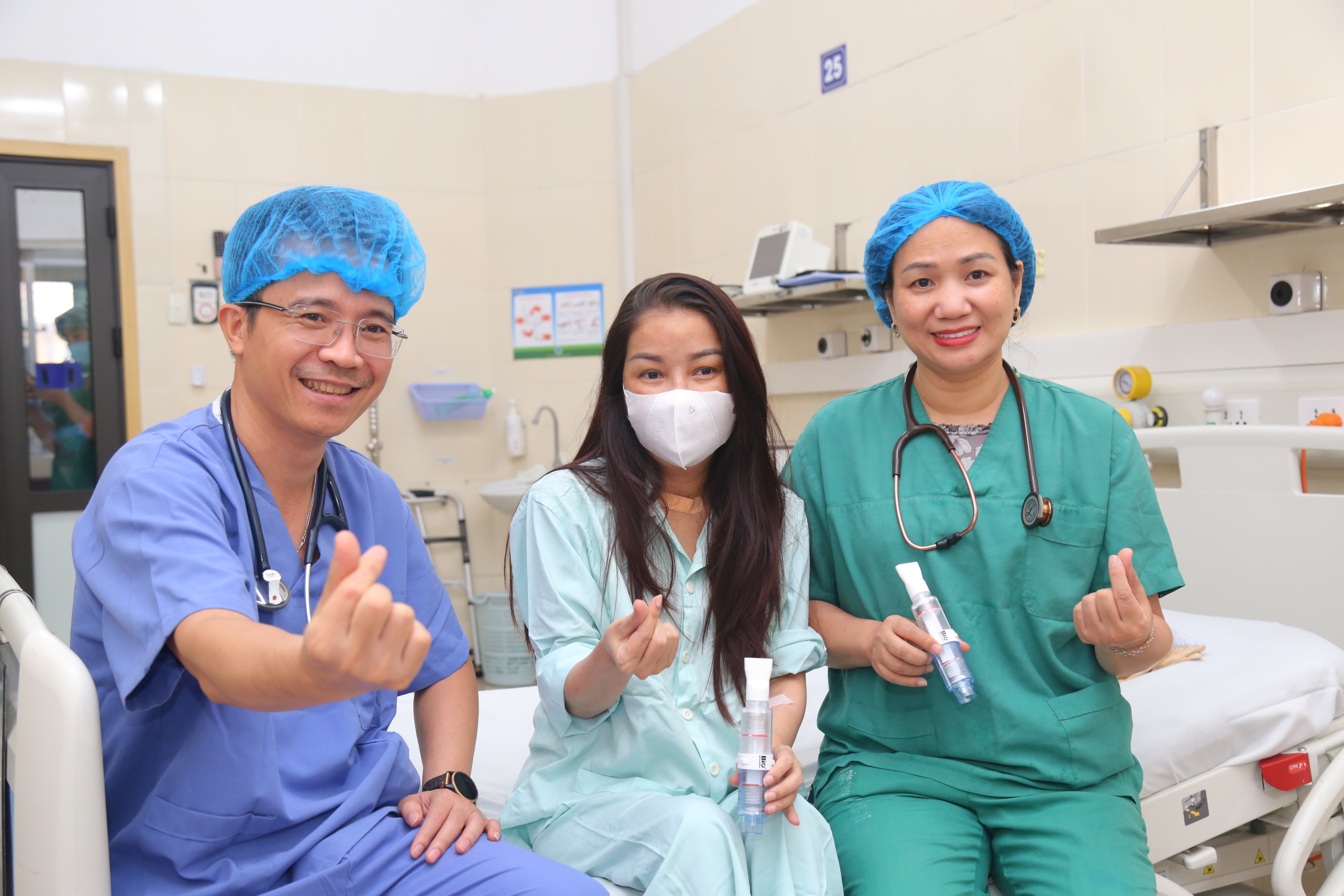 Bệnh nhân ghép tim - phổi thành công đầu tiên tại Việt Nam xuất viện- Ảnh 1. Bệnh nhân ghép tim - phổi thành công đầu tiên tại Việt Nam xuất viện- Ảnh 1.