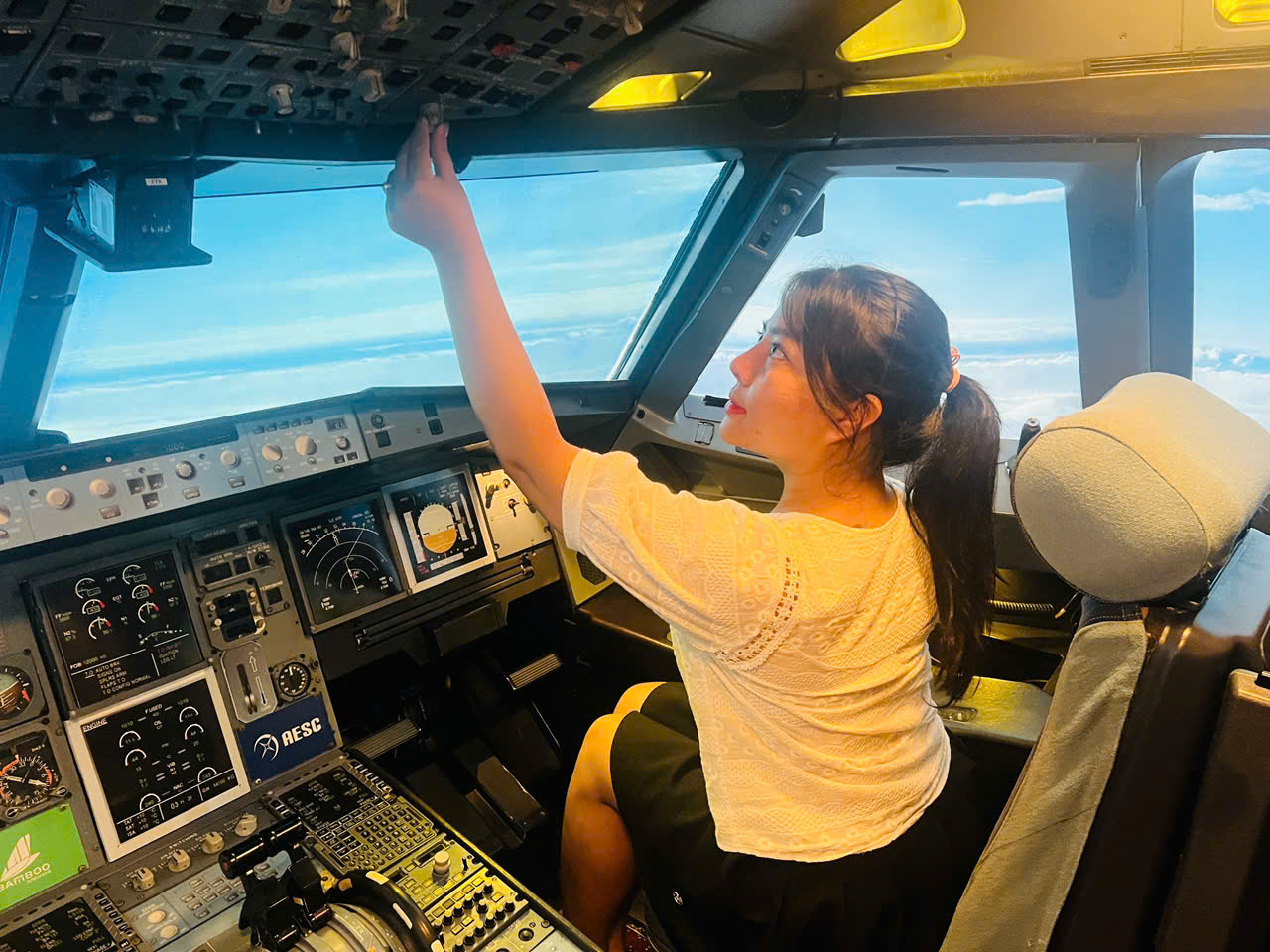 Triển l&atilde;m &ldquo;Kh&aacute;t vọng bầu trời&rdquo; vẫn h&uacute;t kh&aacute;ch sau 12 ng&agrave;y mở cửa- Ảnh 33.