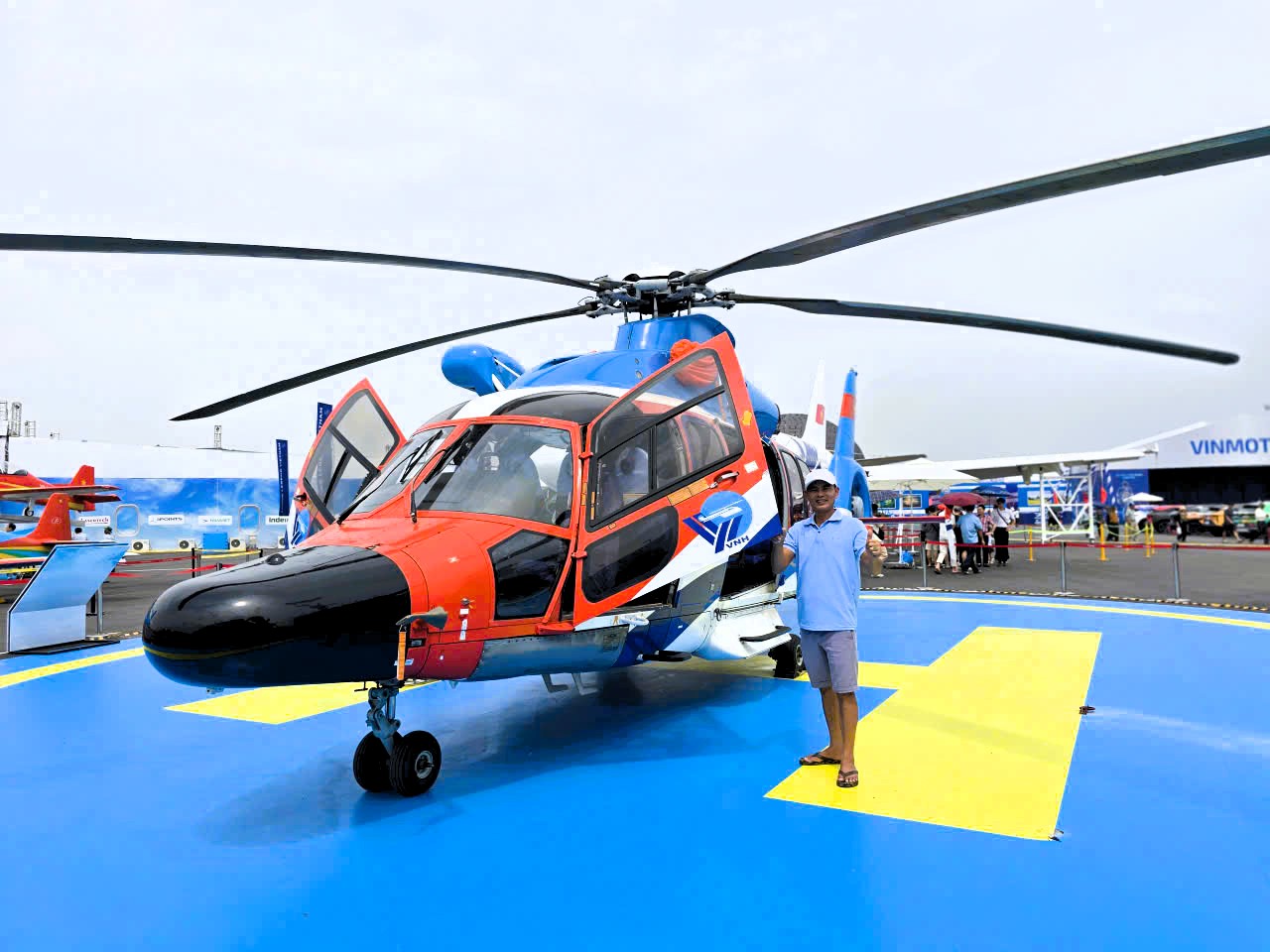 Triển l&atilde;m &ldquo;Kh&aacute;t vọng bầu trời&rdquo; vẫn h&uacute;t kh&aacute;ch sau 12 ng&agrave;y mở cửa- Ảnh 44.