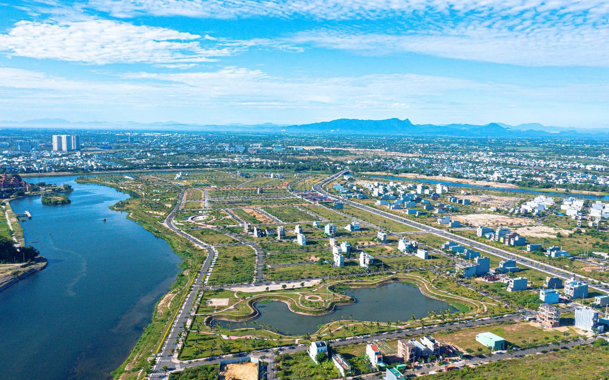 Lần đầu lọt top đường bay nội địa, Đà Nẵng hấp dẫn như thế nào?- Ảnh 3. Lần đầu lọt top đường bay nội địa, Đà Nẵng hấp dẫn như thế nào?- Ảnh 3.