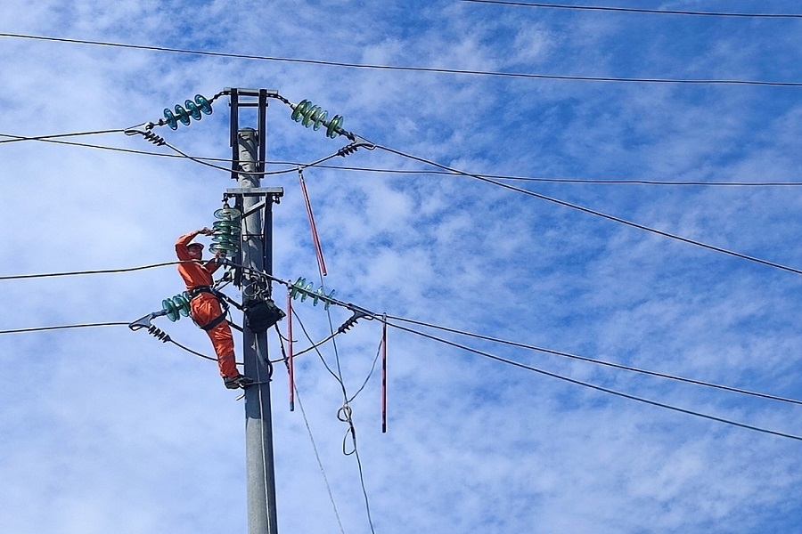 Đại biểu Quốc hội "hiến kế" EVN cải thiện dịch vụ để người d&acirc;n h&agrave;i l&ograve;ng hơn- Ảnh 1.