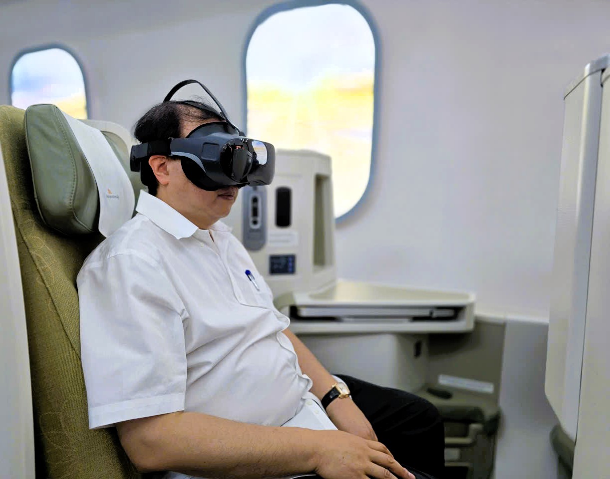 Triển l&atilde;m &ldquo;Kh&aacute;t vọng bầu trời&rdquo; vẫn h&uacute;t kh&aacute;ch sau 12 ng&agrave;y mở cửa- Ảnh 10.