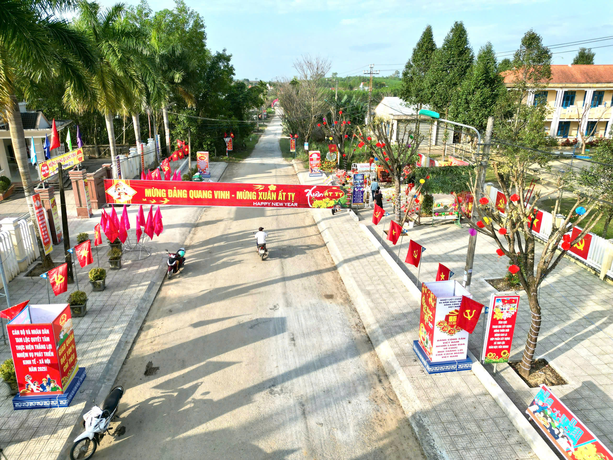 Đà Nẵng: Xã Tây Hồ quyết tâm xây dựng đạt chuẩn nông thôn mới nâng cao năm 2030- Ảnh 4. Đà Nẵng: Xã Tây Hồ quyết tâm xây dựng đạt chuẩn nông thôn mới nâng cao năm 2030- Ảnh 4.