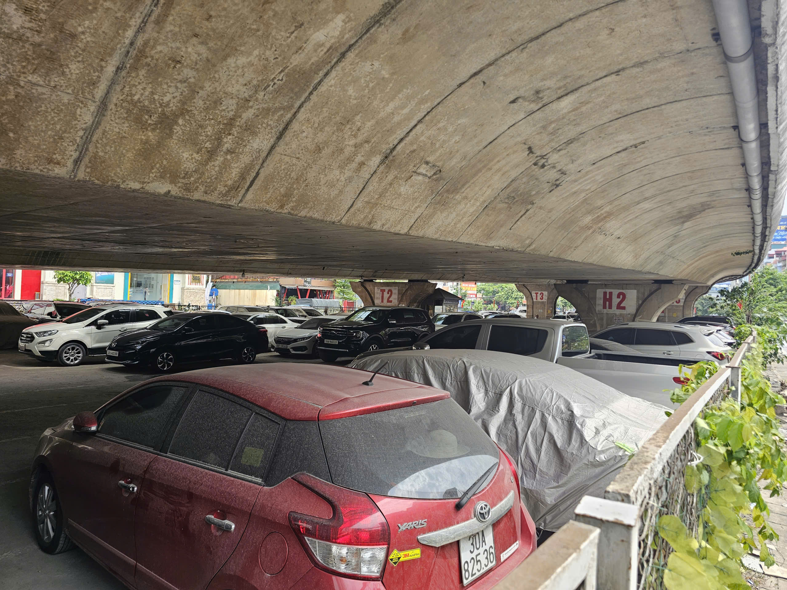 Sau vụ ch&aacute;y dưới gầm cầu Vĩnh Tuy, 3/4 b&atilde;i xe bị "x&oacute;a sổ"- Ảnh 19.