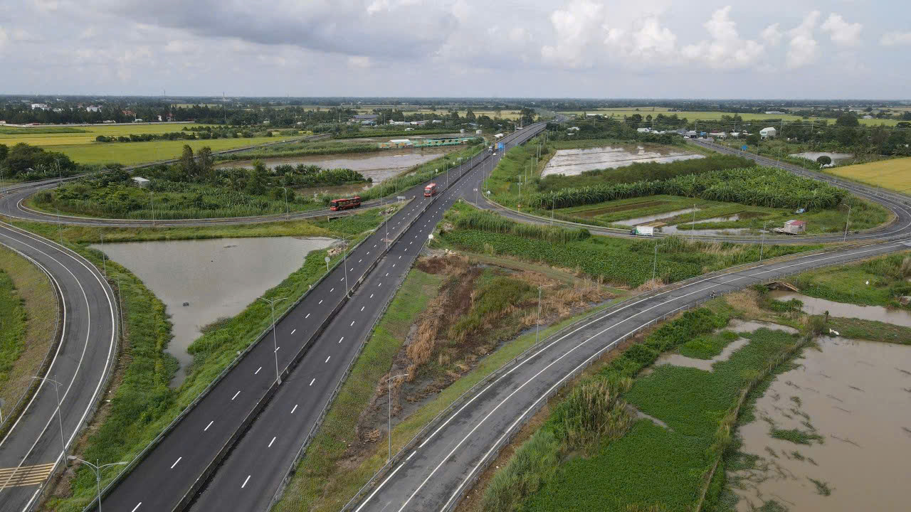 Ho&agrave;n th&agrave;nh thảm nhựa, bao giờ cao tốc Lộ Tẻ - Rạch Sỏi th&ocirc;ng tuyến?- Ảnh 1.