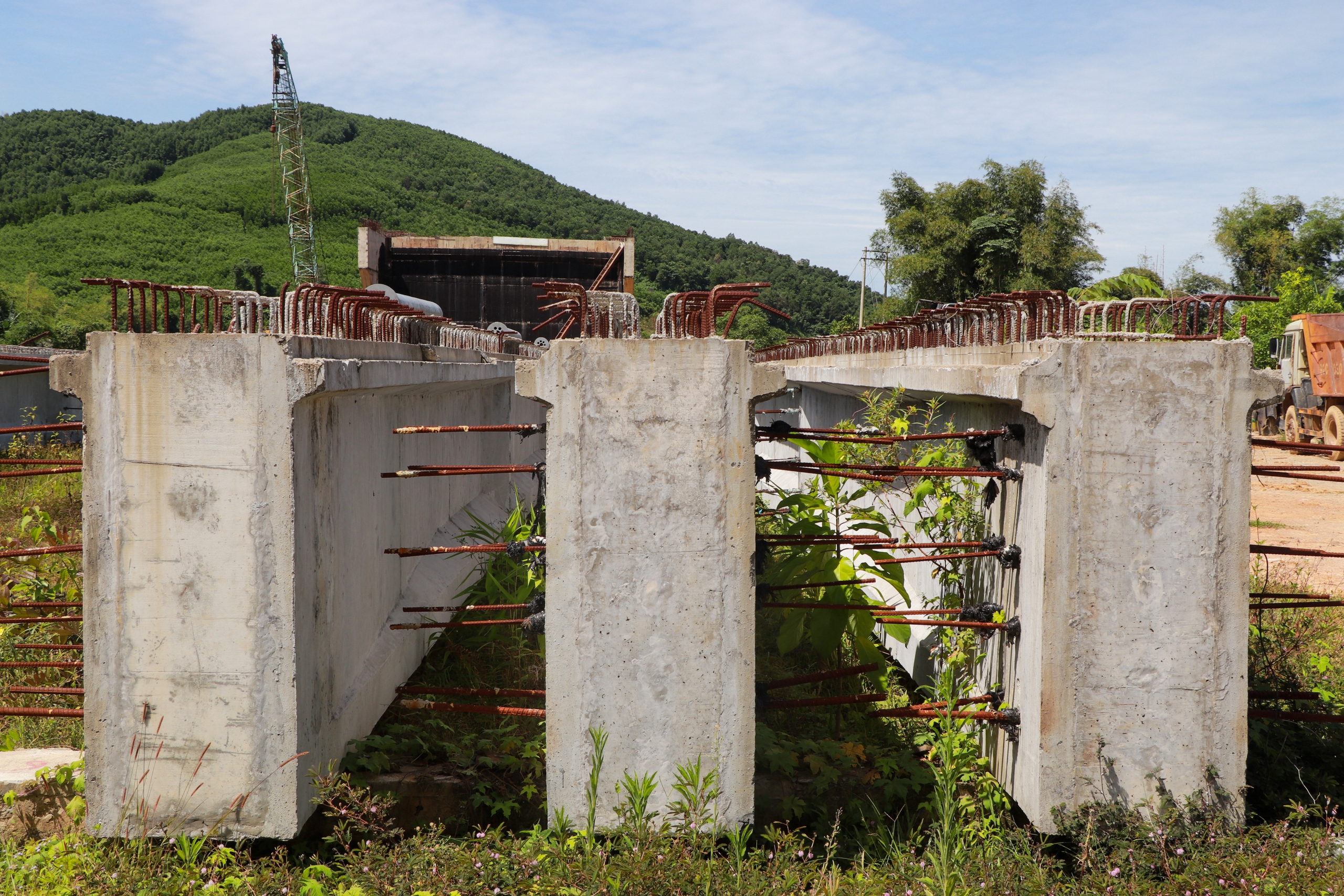 Cầu 280 tỷ đồng ở Đ&agrave; Nẵng thi c&ocirc;ng cầm chừng, chủ đầu tư n&oacute;i g&igrave;?- Ảnh 3.