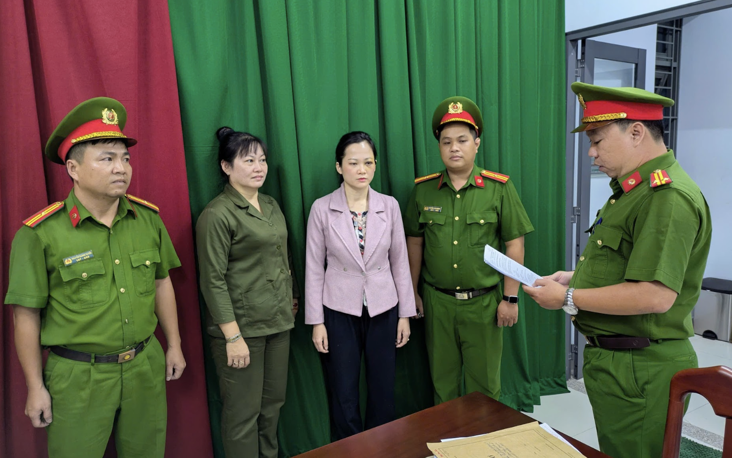 TP.HCM: Bắt khẩn cấp chủ cơ sở nha khoa Tuyết Chinh h&agrave;nh hung kh&aacute;ch h&agrave;ng