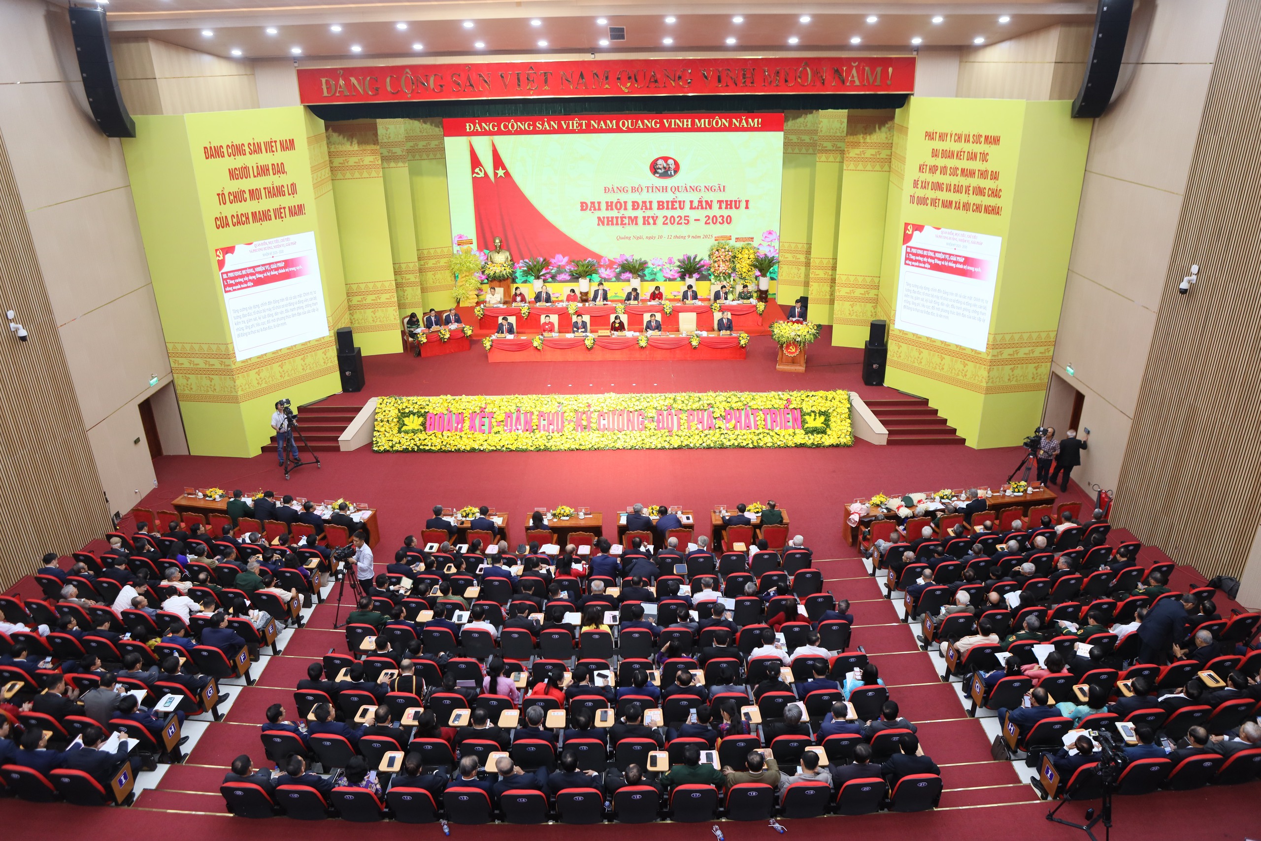 Đột ph&aacute; hạ tầng, Quảng Ng&atilde;i đặt mục ti&ecirc;u tăng trưởng hai con số 5 năm tới- Ảnh 3.