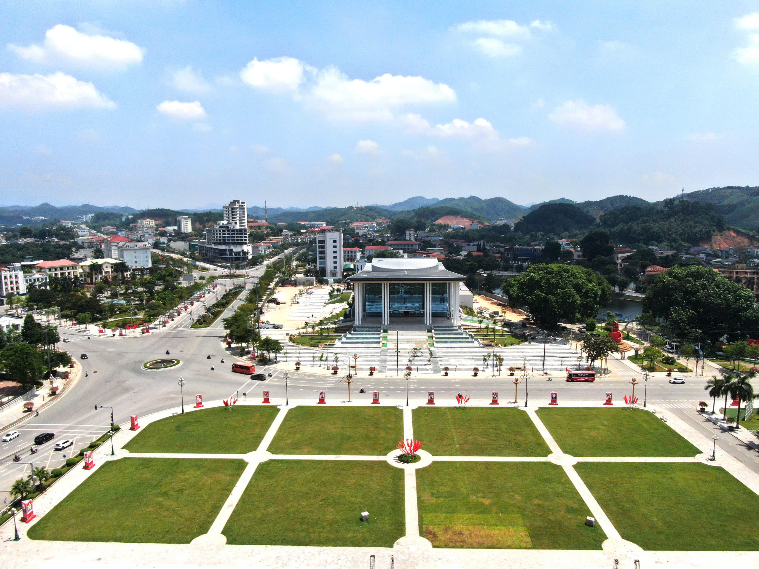 To&agrave;n cảnh Trung t&acirc;m Hội nghị hơn 400 tỷ đồng ở L&agrave;o Cai sắp đưa v&agrave;o sử dụng- Ảnh 4.