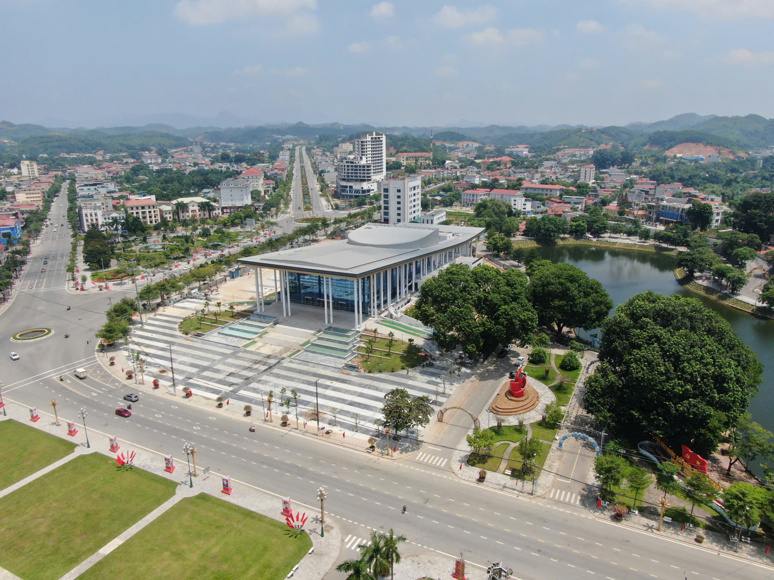 To&agrave;n cảnh Trung t&acirc;m Hội nghị hơn 400 tỷ đồng ở L&agrave;o Cai sắp đưa v&agrave;o sử dụng- Ảnh 5.